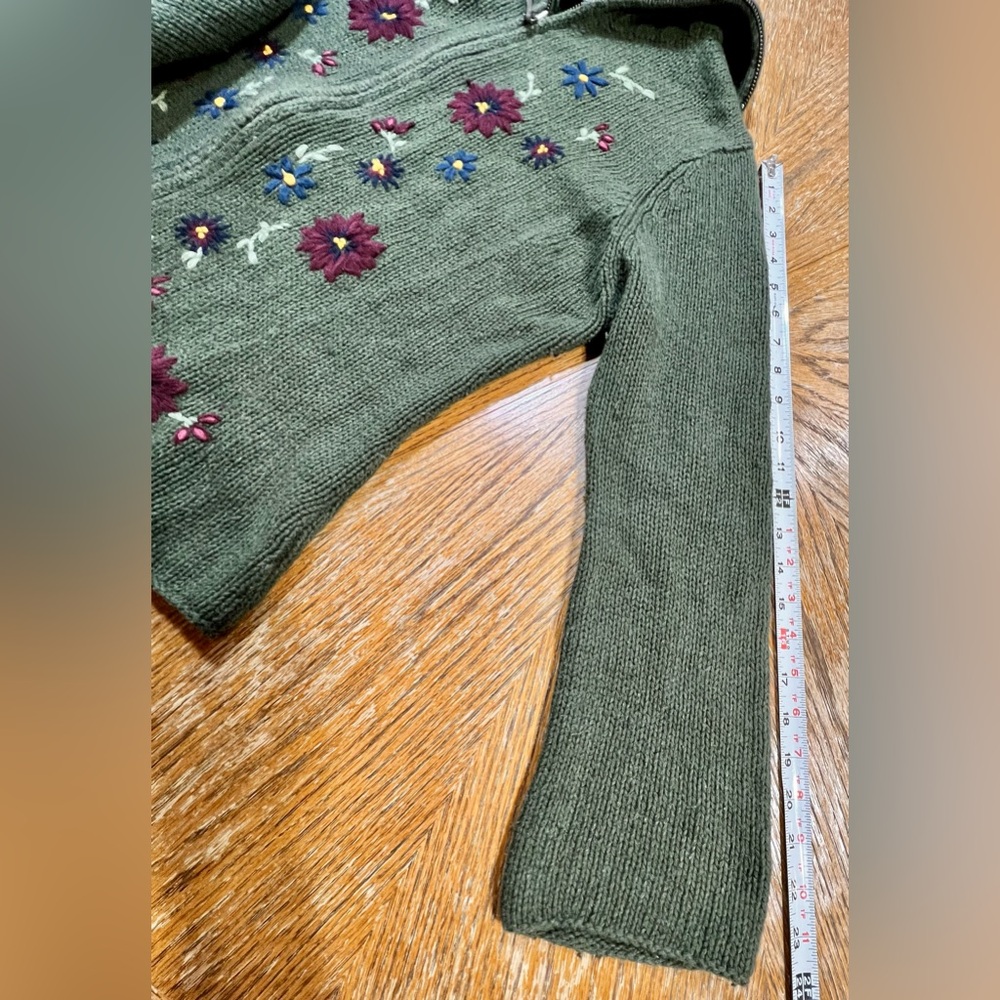 VINTAGE earthy mossy green embroidered floral botanical knit cardigan sweater - Picture 10 of 11